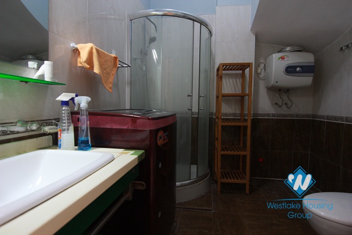 Nice house for rent with large courtyard in Au Co Street, Tay Ho District, Ha Noi